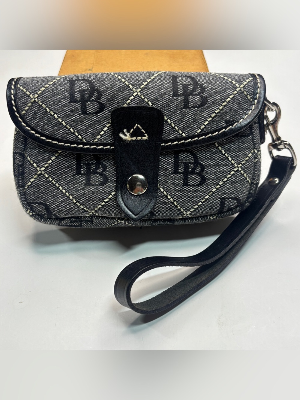 Dooney & Bourke Oncour Tweed Flap Wristlet Black Leather Trim USA
